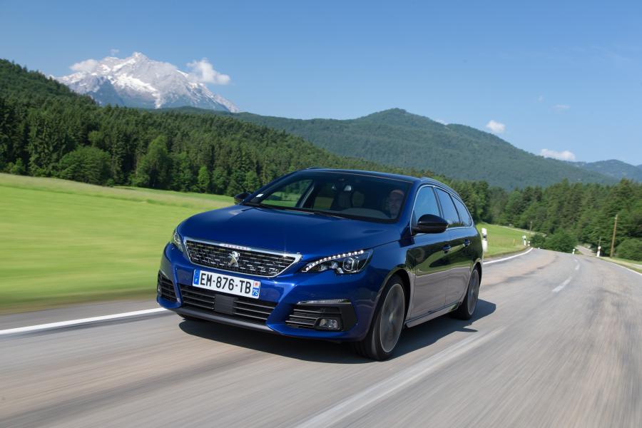  Peugeot 308 SW GT 2017 года  (WW) (фото 7 из 29)